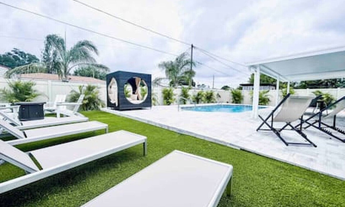 Sun Bay South House | 4107 W Wallace Ave · Stunning Modern 4/2 Pool Home!