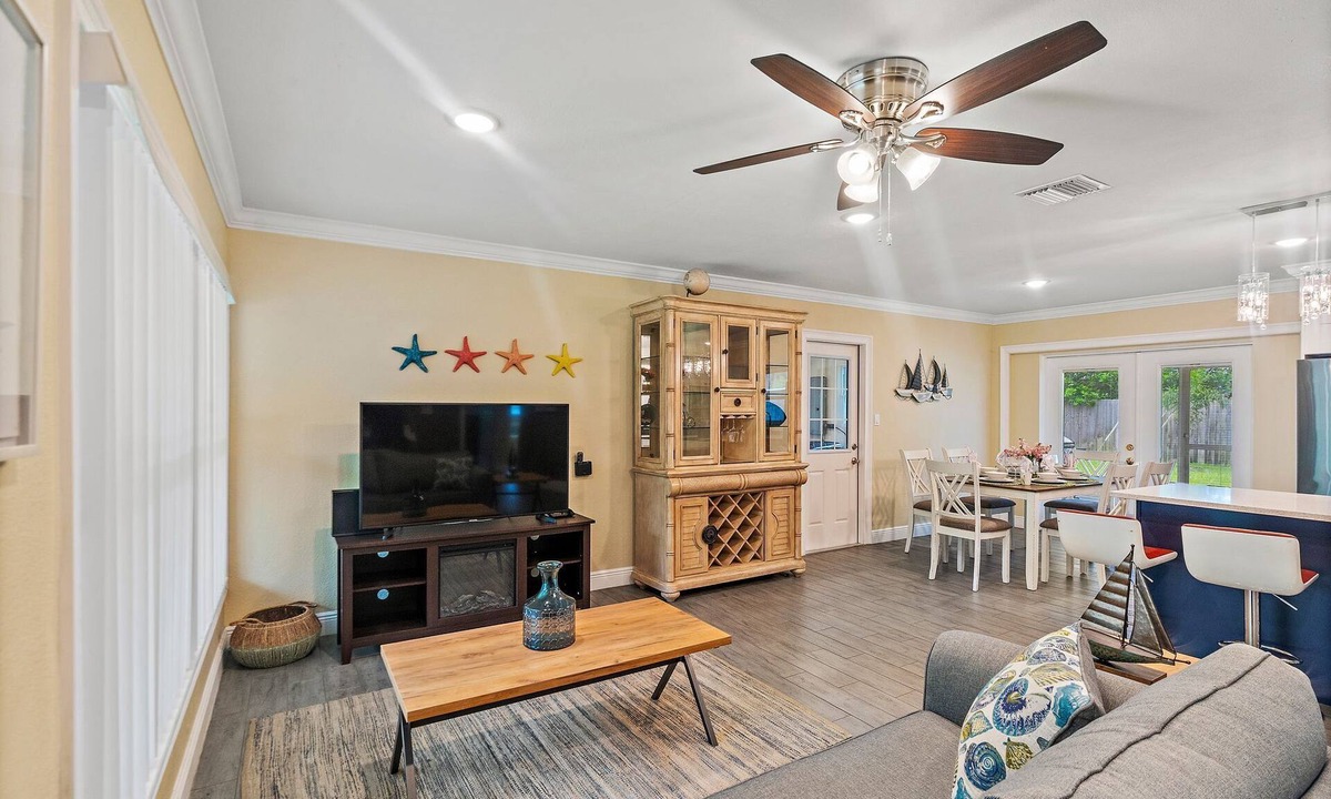 St. Petersburg House | 49th Ave Gem in Lealman area