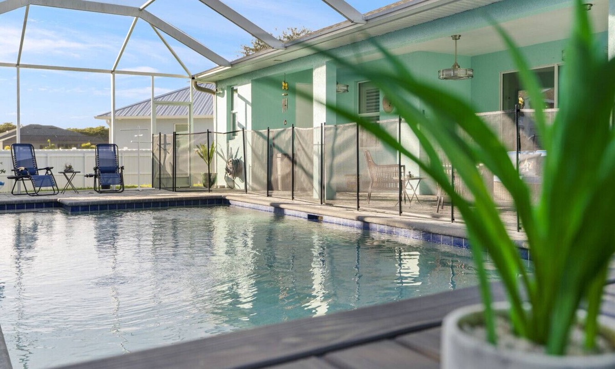 Trafalgar House | 4BR Coastal Escape Heated Pool & BBQ Lounge
