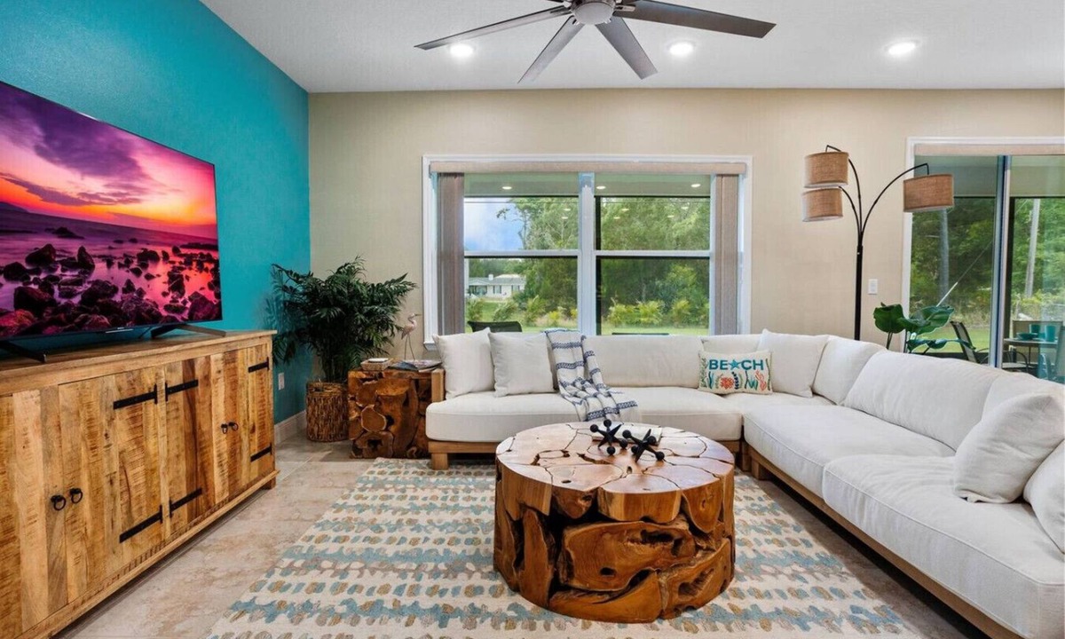 Roseland House | 4BR Sebastian Getaway Beaches, Surf & Fishing