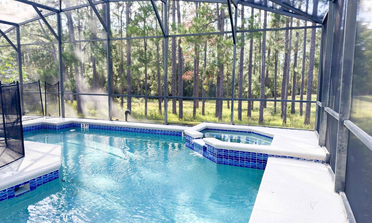 Calabay Parc Villa | 5 bedrooms - Pool, Spa, Game Room - view on conservation area
