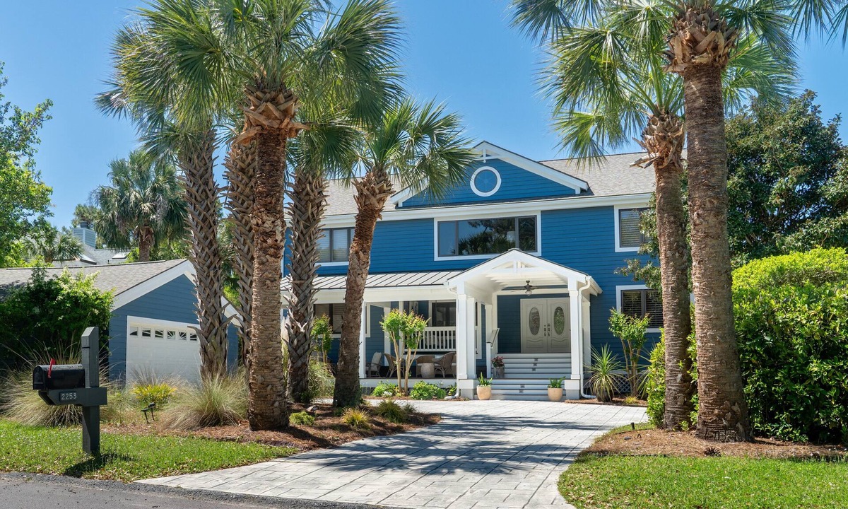 Seabrook Island House | 5BR/4BA House-Sleeps 8! Walk to North Beach. Amenity access included