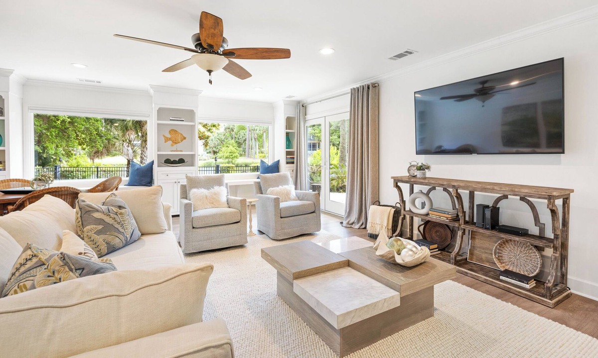 Sea Pines House | 63 South Sea Pines: A BESTNEST by Beverly Serral