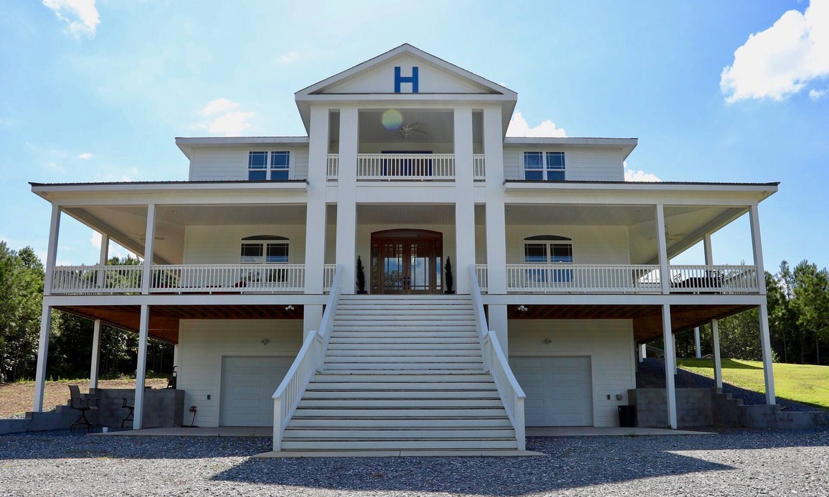 Biscoe House | 6BR/7BA Estate Sleeps 18 Available for US Open 2024
