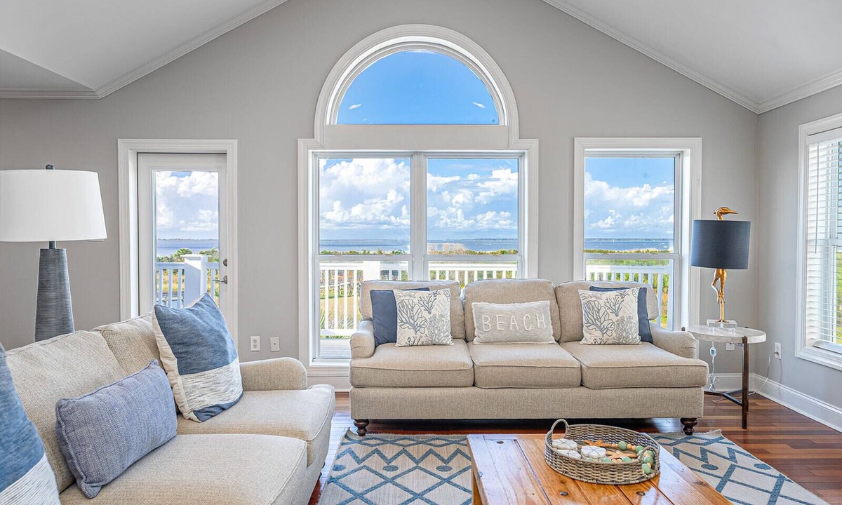 Tybee Island House | 6BR Oceanfront Luxury on Tybee’s North Beach—Pvt. Boardwalk by Tybee Cottages