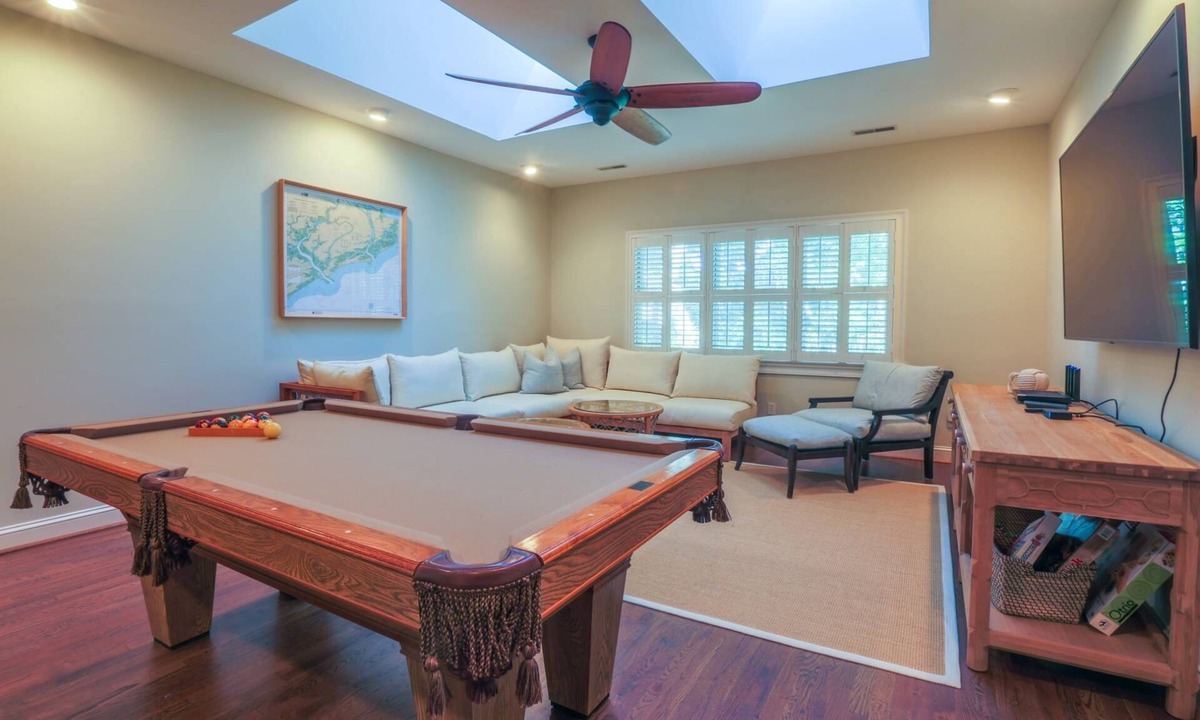 West Beach House | 7 Minute Walk to Beach! Perfect for Families! Renovated Home w/Top-of-the-Line Custom Finishes.