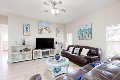 Lakewood Park House | 7302 Santa Rosa Pkwy