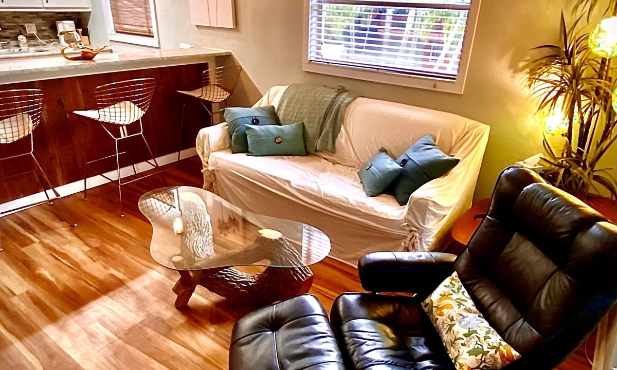 St. Pete Beach Condo | 7k mattress?! On Upham St Pete Beach. Luxurious Mid Century gem ready for you
