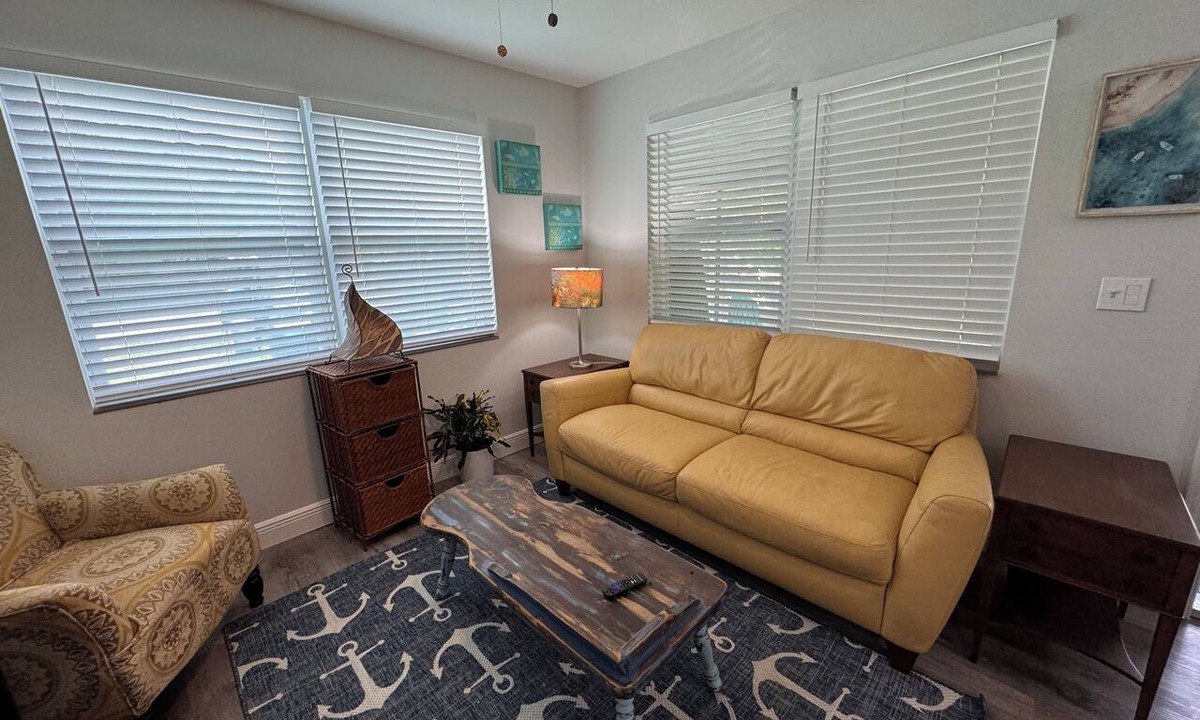 Vero Beach Apartment | 875 Oasis #4 Location!