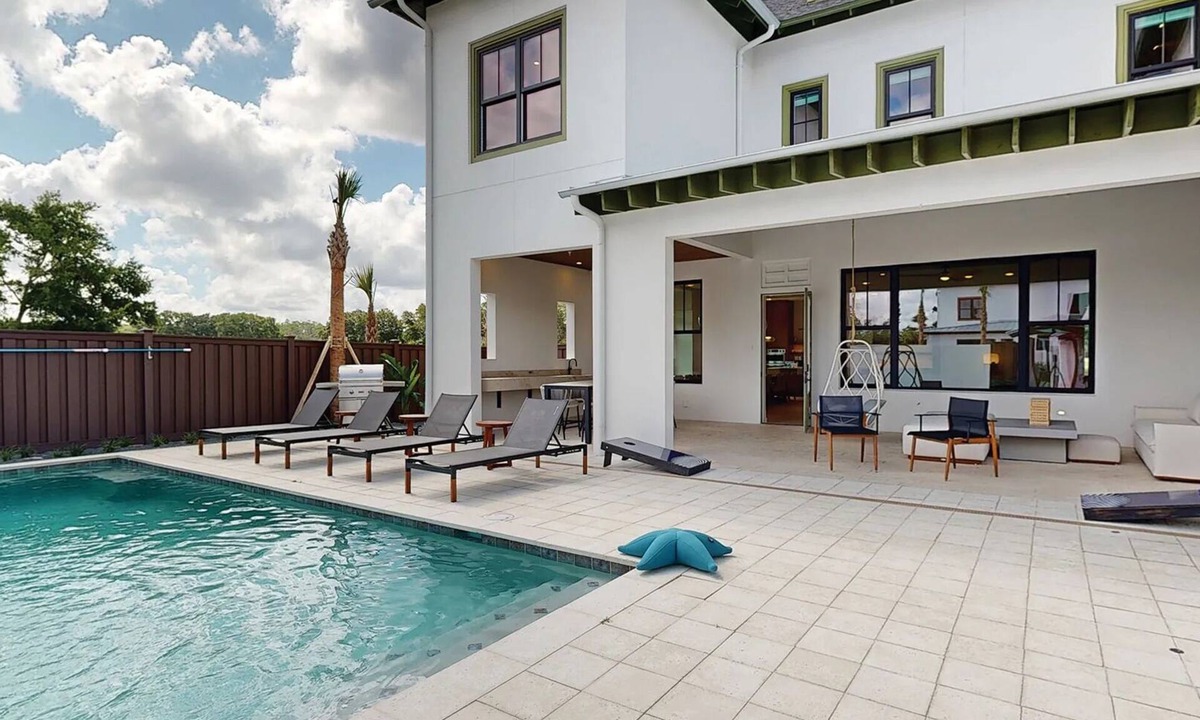 Florida Central Atlantic Coast Hotel | 8BR House | Evermore Orlando | Media Theater & Resort Setting