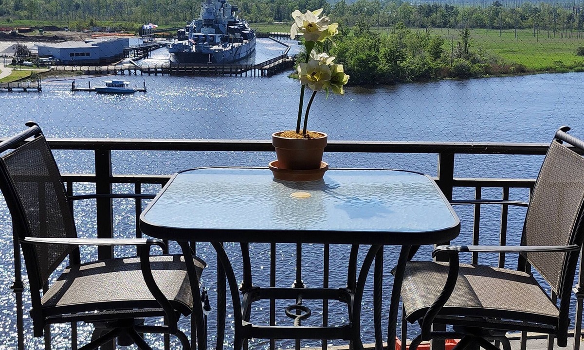 Downtown Wilmington Condo | 9th Floor Riverwalk Retreat.With Even Better Views!