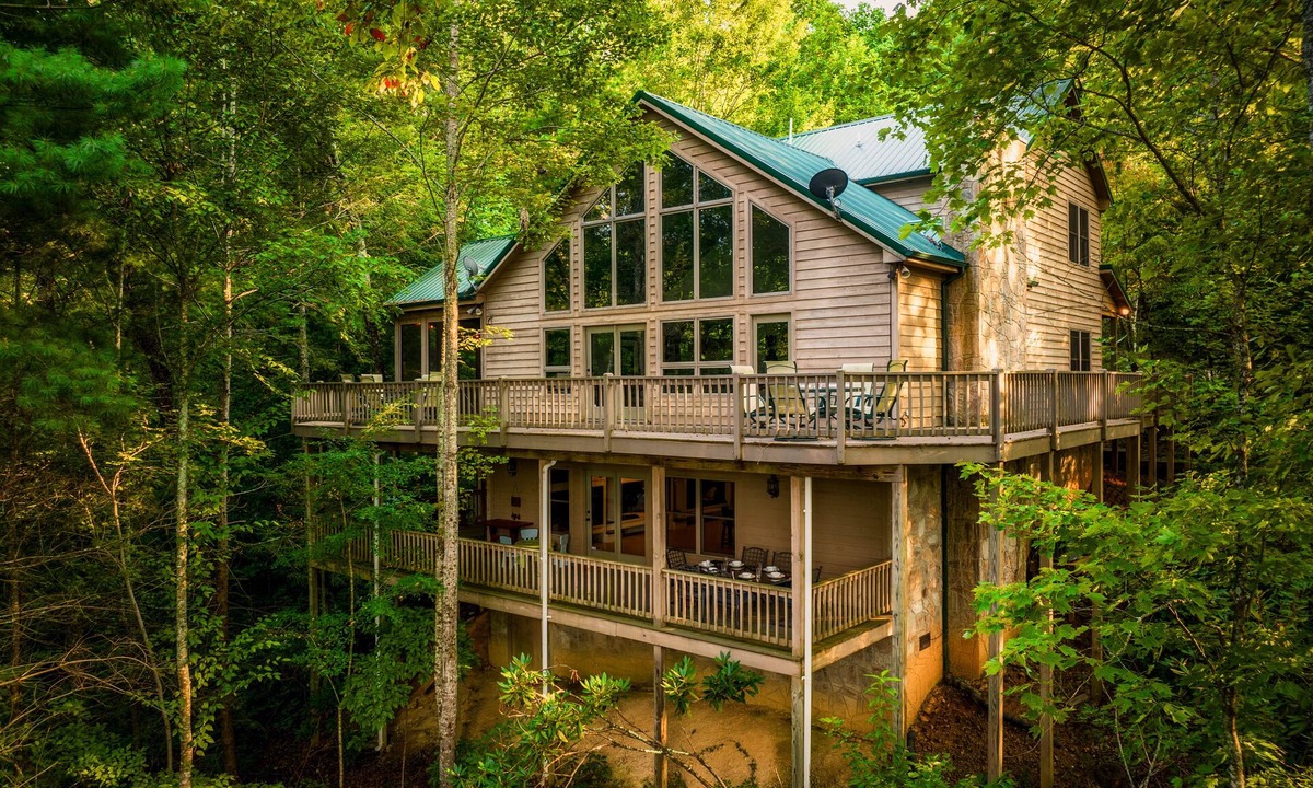 Townsend Cabin | A beautiful, peaceful Smoky Mountain retreat with views. Sleeps 14.