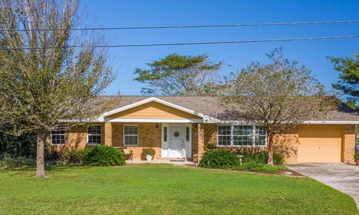 Crooked Lake Park House | A perfect place in Central Florida for boating, fishing, or a relaxing vacation!