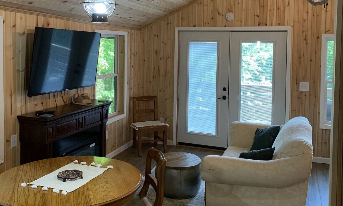 Candler Cabin | Adorable Mountain Cabin near Asheville