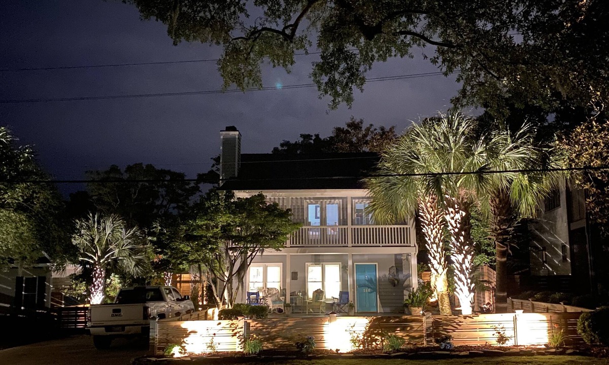 Airlie House | Airlie Road Cottage renovated with double front porches, palm trees and WiFi