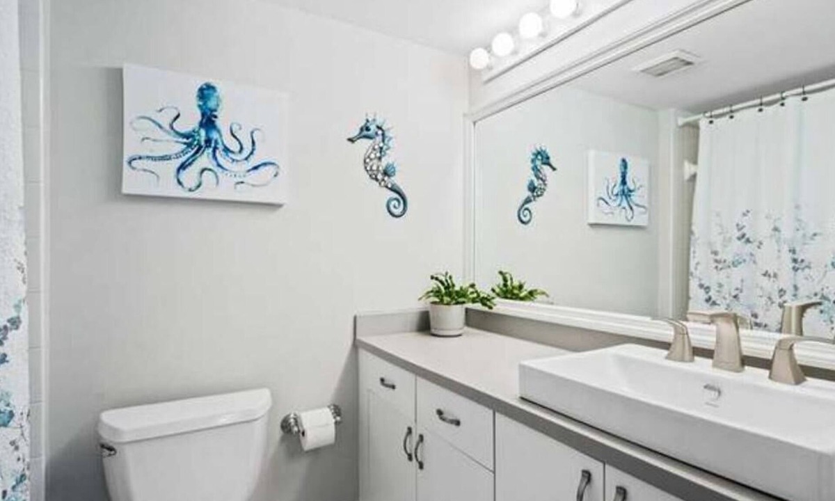 Gifford Condo | All newly furnished condo in beautiful Vero Beach Fl. 1 mile from intercostal
