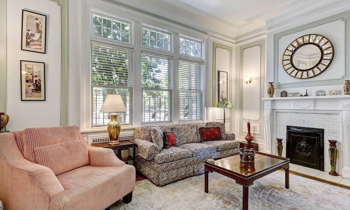 Thomas Square Apartment | Amazing 1 Bed in Starland, Heated Pool Access