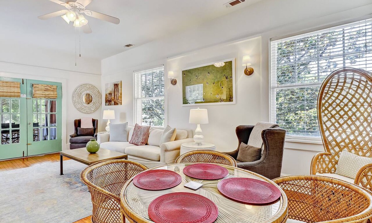 Thomas Square Apartment | Amazing 4 Bedroom Home | Heated Pool Access