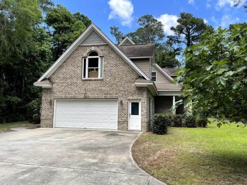 Whitemarsh Island House | Amazing Home & Modern Airstreams Near Beach & City Sleeps 22!