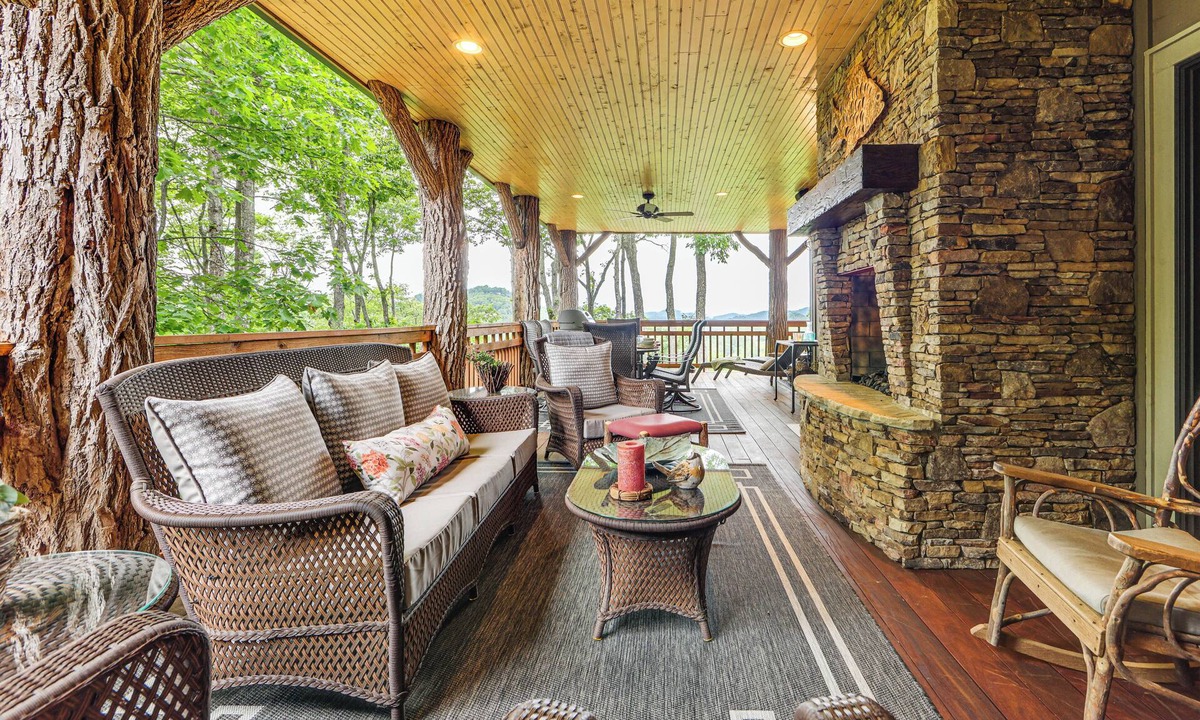 Cashiers Condo | Amazing Mtn Views at 'Fore Seasons' in Trillium