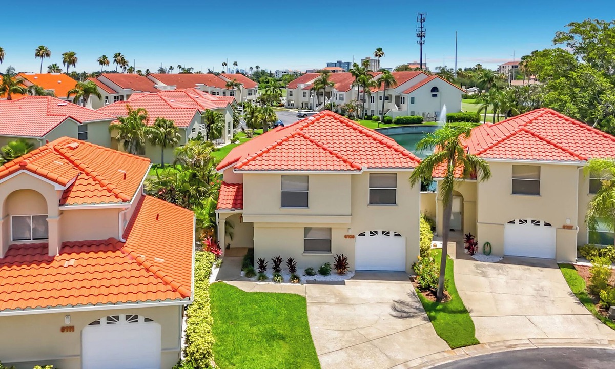 Isla del Sol House | Amenity Packed Coastal Home Close to Beach