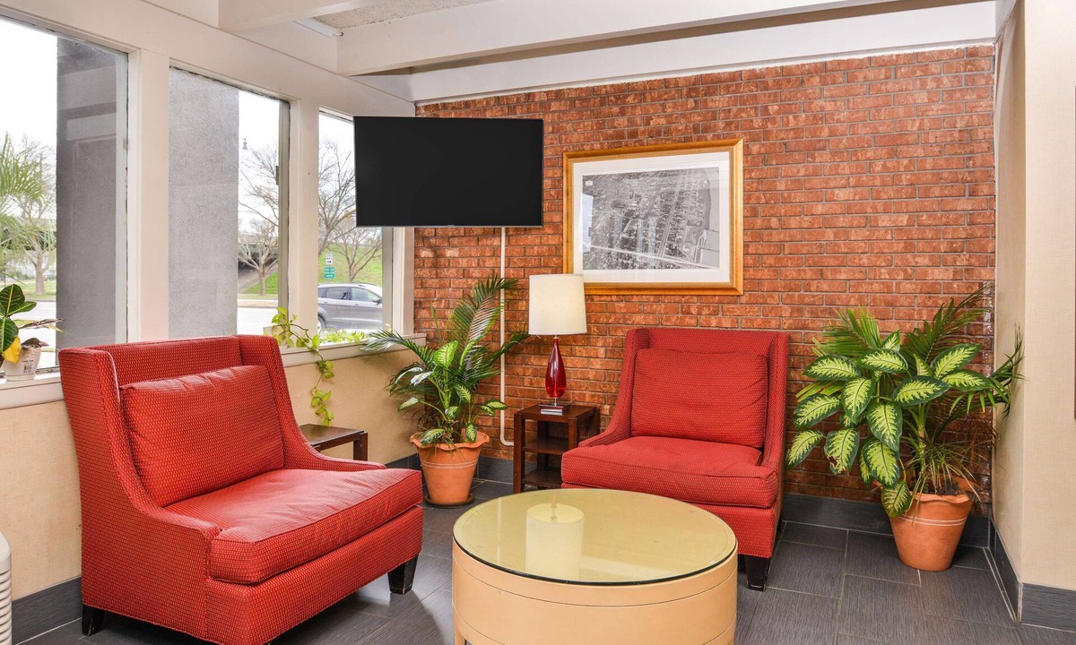 Downtown Hotel | Americas Best Value Inn Augusta Historic Downtown