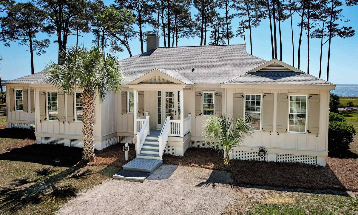 Melrose on the Beach House | Angel Oak Cottage-5bdrm Luxury and Beachfront-4 Pass Golf Cart Included