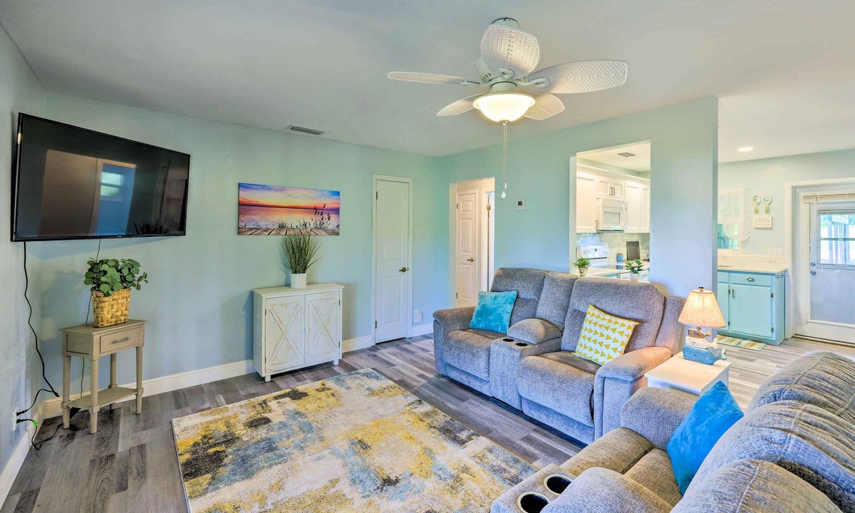 Crescent City Cottage | Angler's Haven in Crescent City w/Boats & Dock