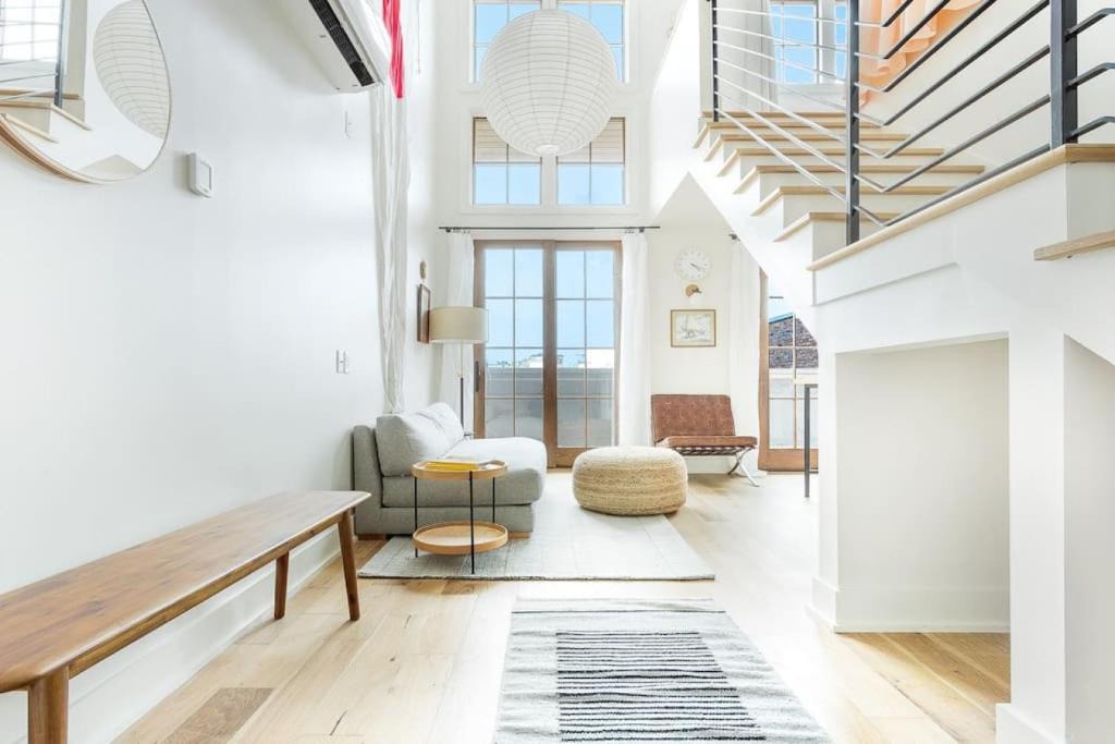 Yamacraw Village Apartment | Annabelle 4A - Top Floor Loft Downtown With Patio