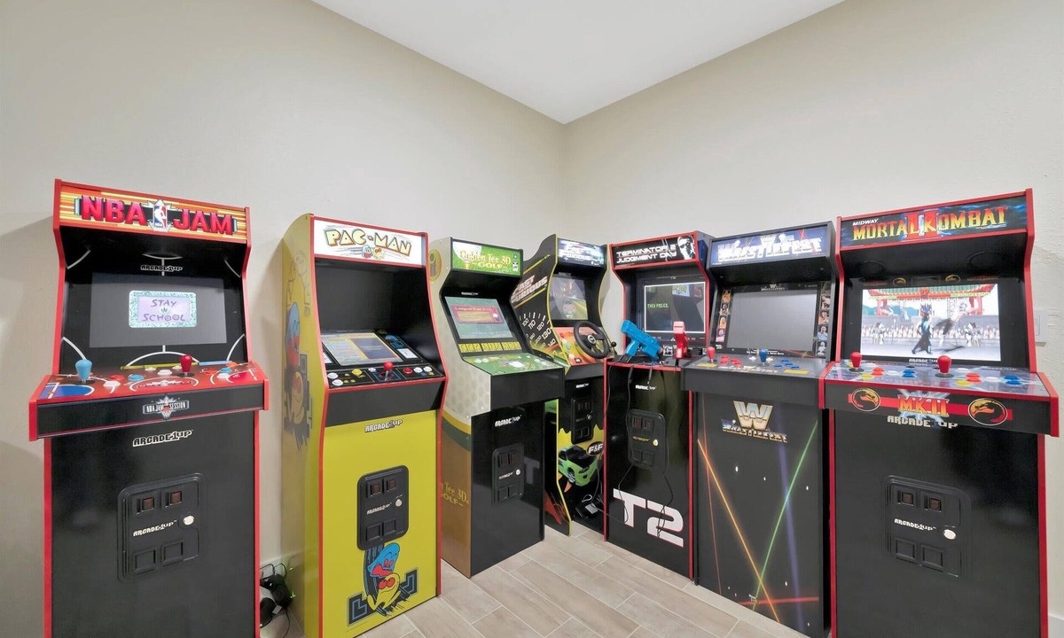 Indian Ridge House | Arcade, Heated Pool, Xbox & Hot Tub near Disney