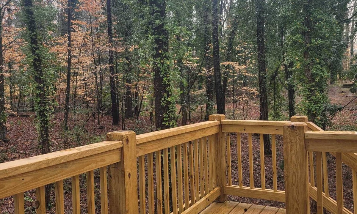 Clarkdale House | Atlanta Traveler's Retreat - Sun Room Deck & Modern Finishes.