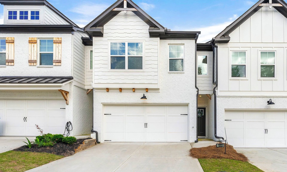 Auburn House | Auburn Family Home Near Mall of Georgia