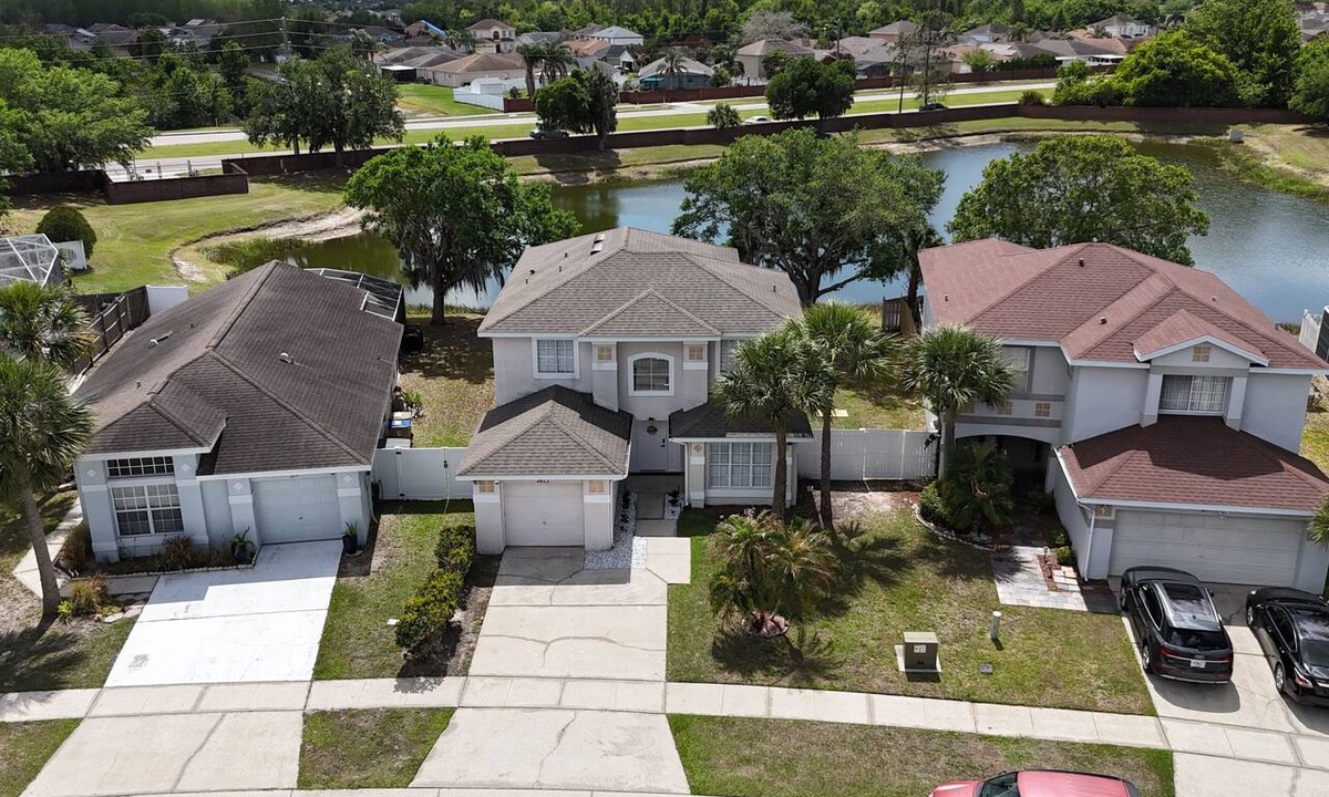 Buena Ventura Lakes House | Awesome 4-bedroom house with AC in charming Kissimmee
