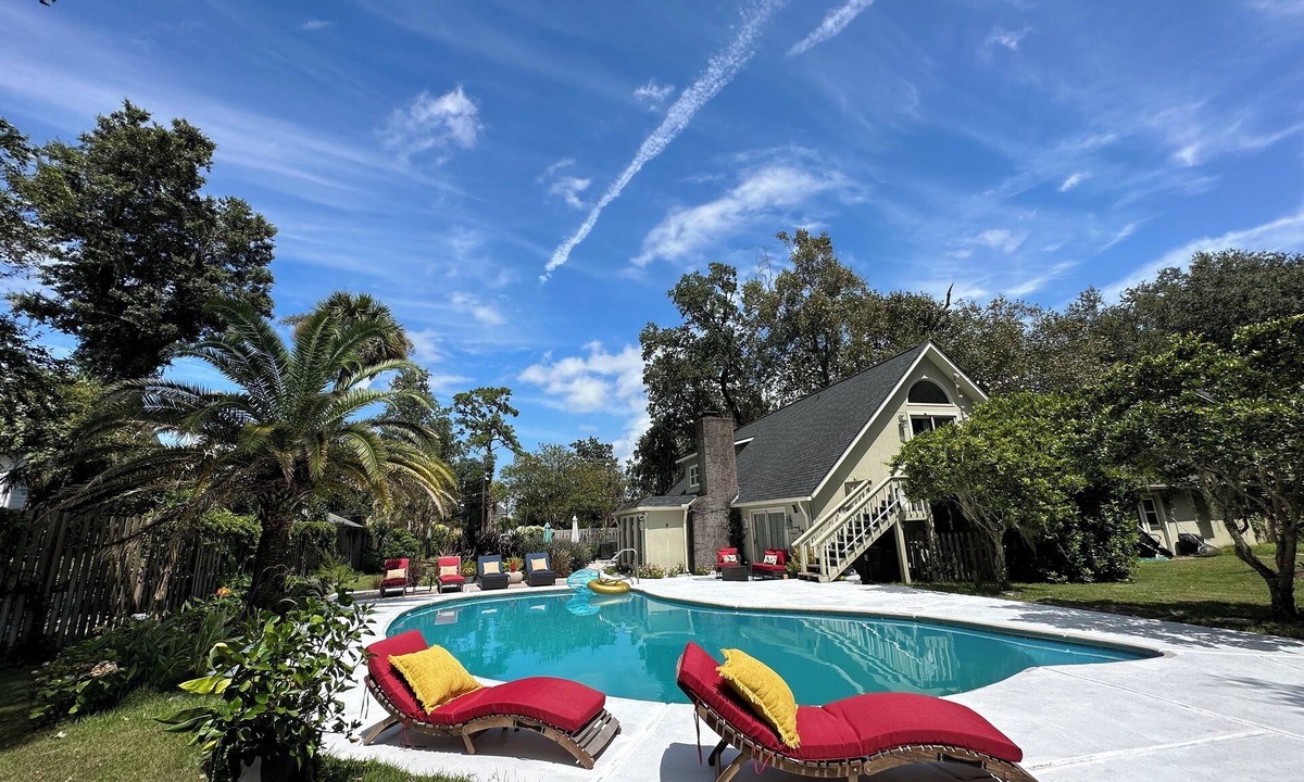 Whitemarsh Island House | Awesome 6-bedroom estate with AC in charming Savannah