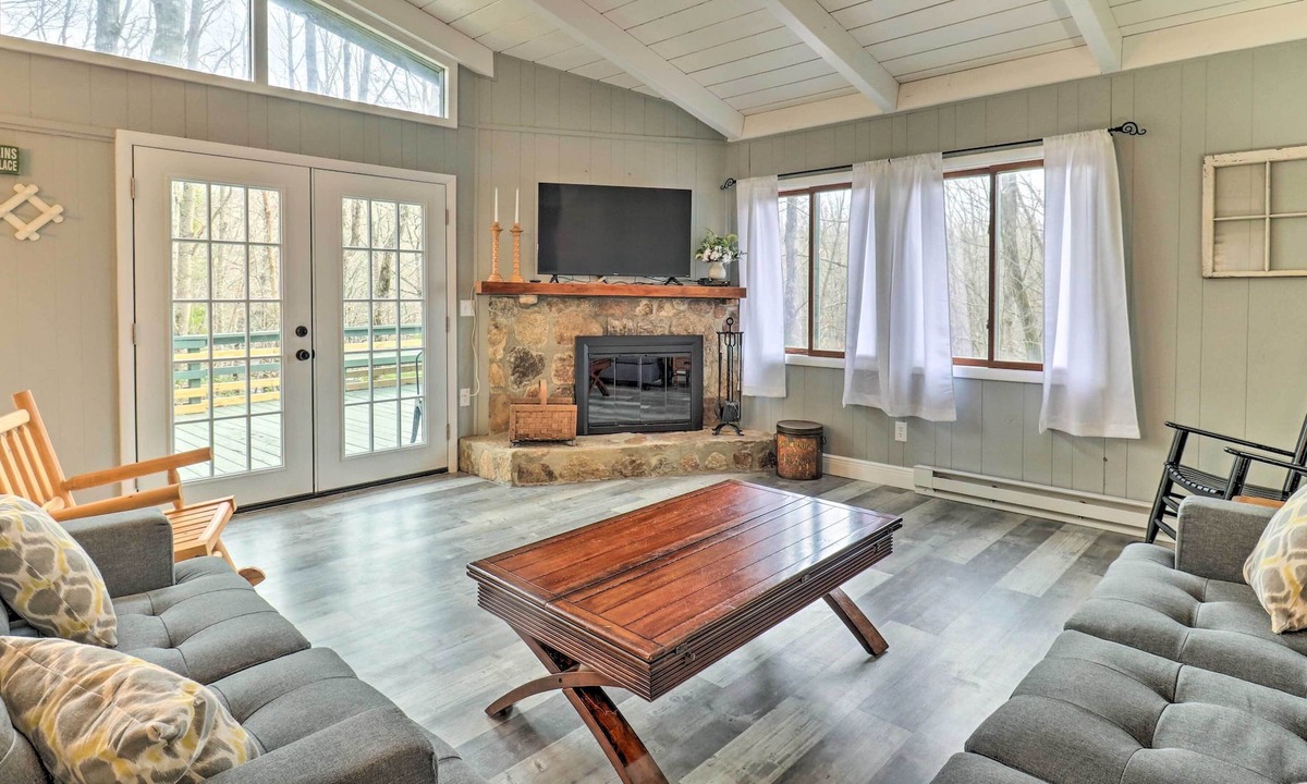 Brevard Cabin | Awesome Brevard Cabin: Game Room, Resort Amenities