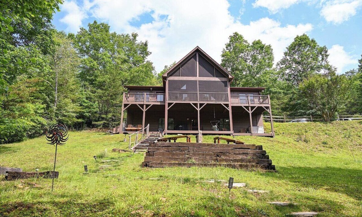 Murphy Cabin | Babblebrook Lodge Creekfront Cabin w/River Access Close to Town
