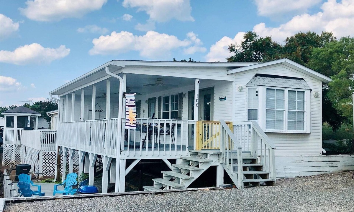 New London Cottage | Badin Haven – A Tiny Home with Room to Breathe