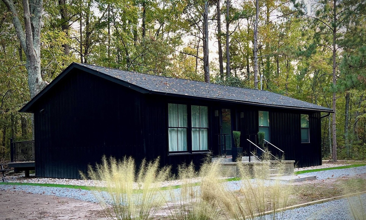 Blythewood Cabin | Barndominium + Hot tub + Bocce ball