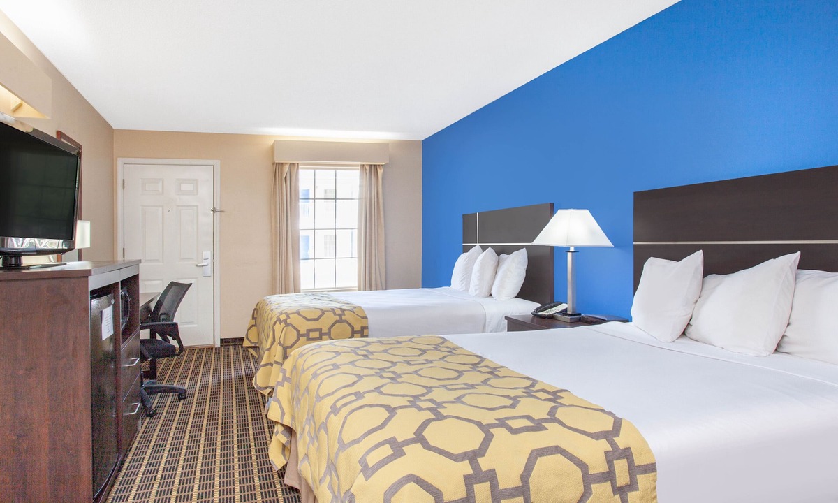 Greenwood Hotel | Baymont by Wyndham Greenwood