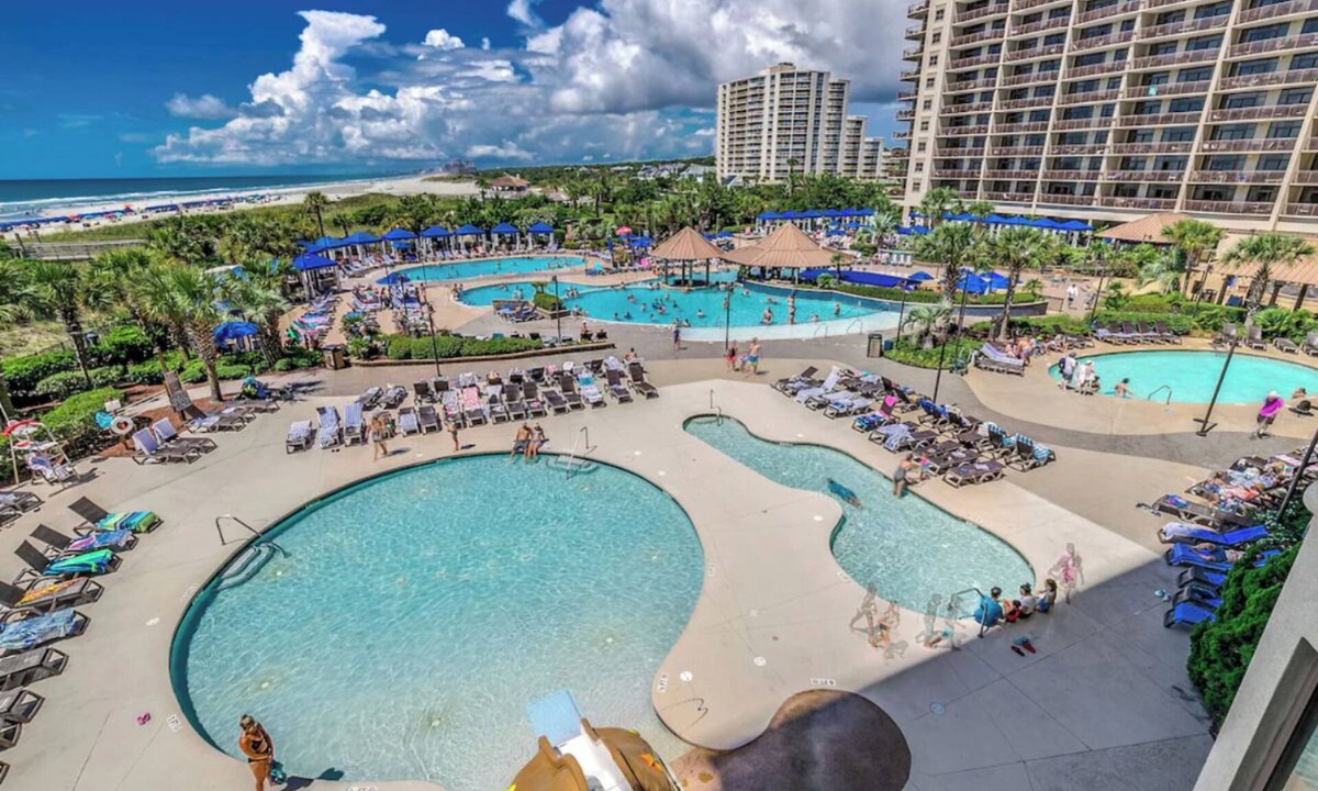 Windy Hill Hotel | Beach Condo | Pool, Lazy River & Hot Tubs | Walk to Dining