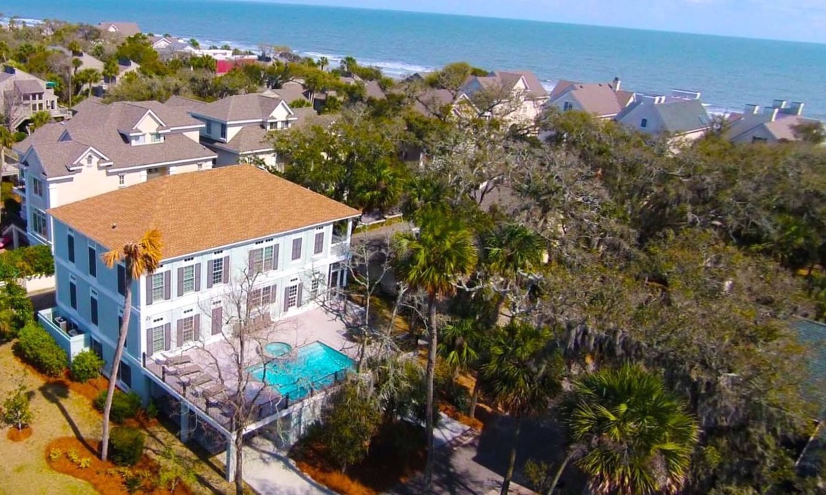 North Forest Beach House | Beach Home-Elegant Contemporary Design.Spacious Deck Pool Spa Area.Elevator
