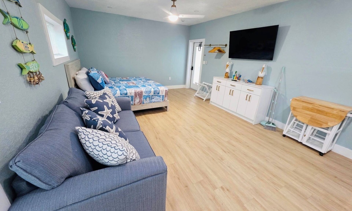 Melbourne Beach Apartment | Beach House: Fisherman's Gem- 1st Floor Full kitchen, King bed and sofa sleeper
