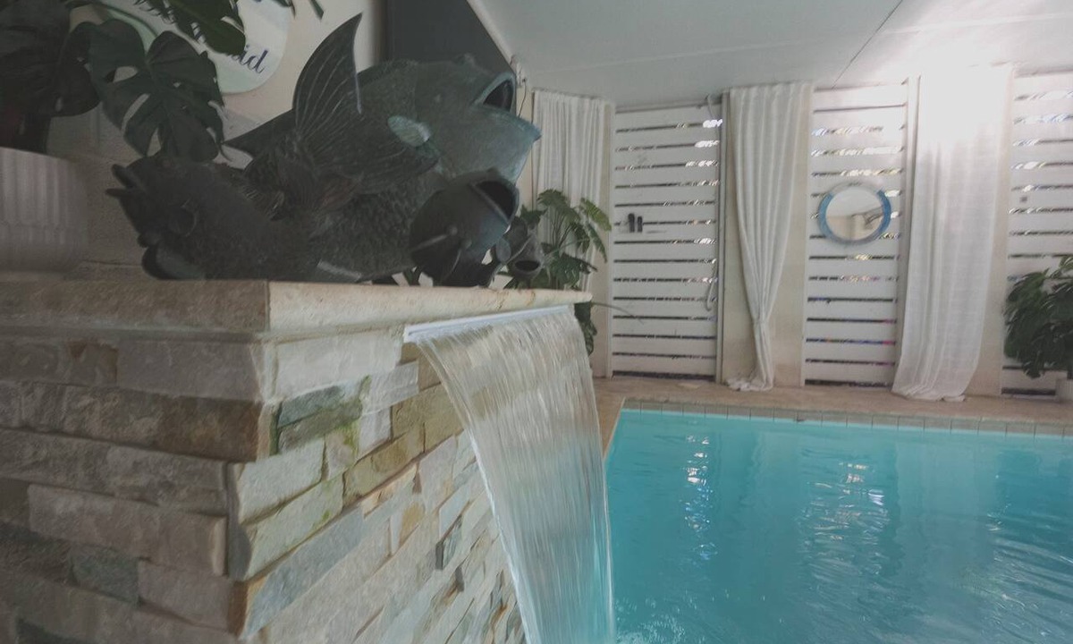 Folly Field House | Beach, Wood-Fired Pizza Oven, Salt Water Heated Pool, Hot tub, Ultra Luxury Home