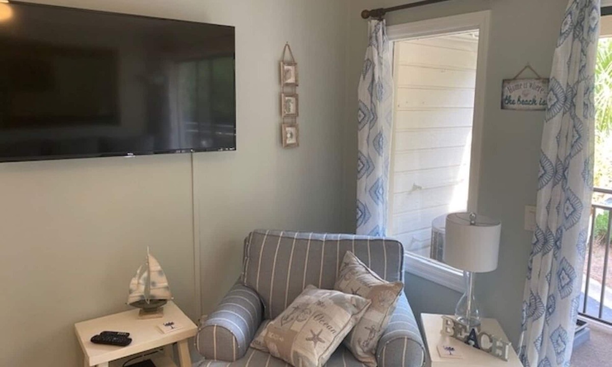 Hilton Head Island Condo | Beachfront King Bed Villa, Pvt Balcony, Self Ckin