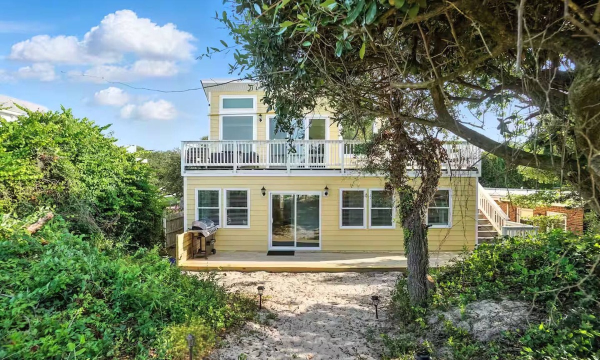 East Ocean View House | Beachfront! Panoramic Ocean Views! Huge Deck!