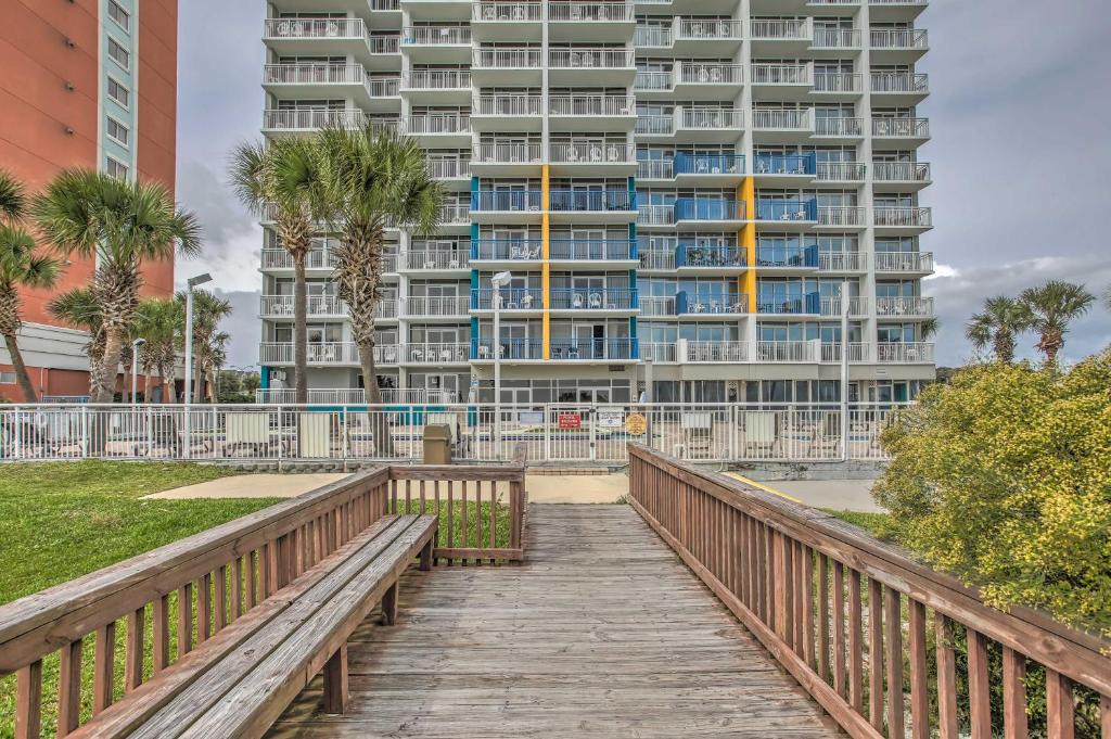 Myrtle Beach Apartment | Beachfront Resort with Ocean View - Near Boardwalk!