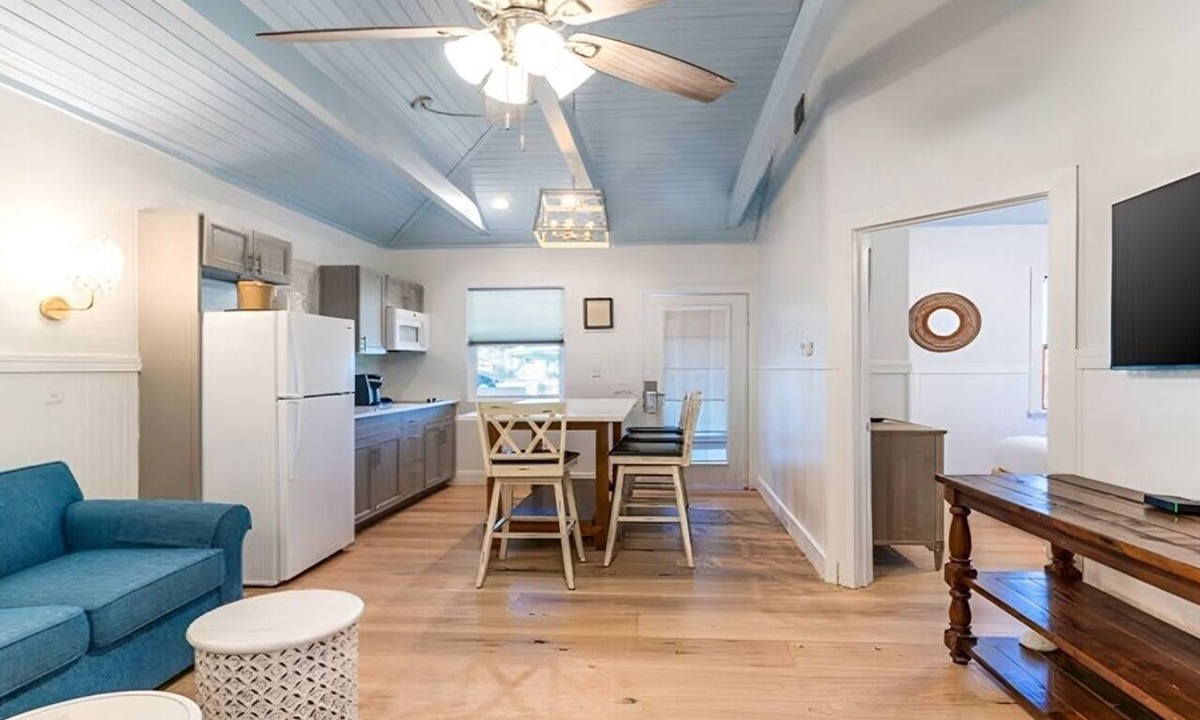 Captiva Hotel | Beachview Island Retreat | 2 Bedrooms | Recreation & Gulf Nearby