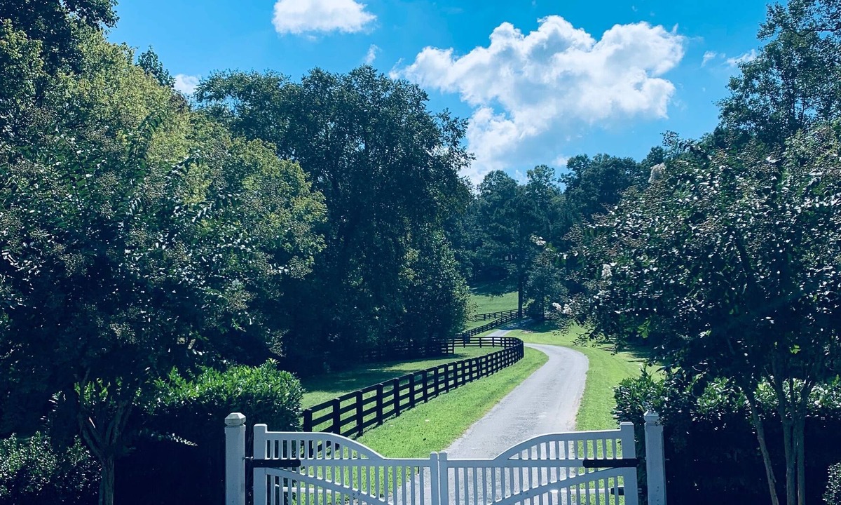 Milton House | Beautiful 19 acre Equestrian Farm in heart of Alpharetta, GA