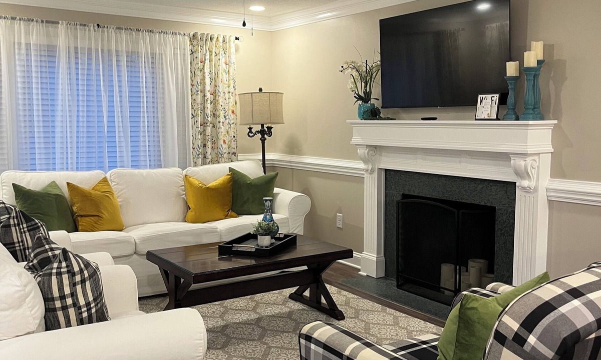 Lillington House | Beautiful 3 bed/2 bath with Private Suite