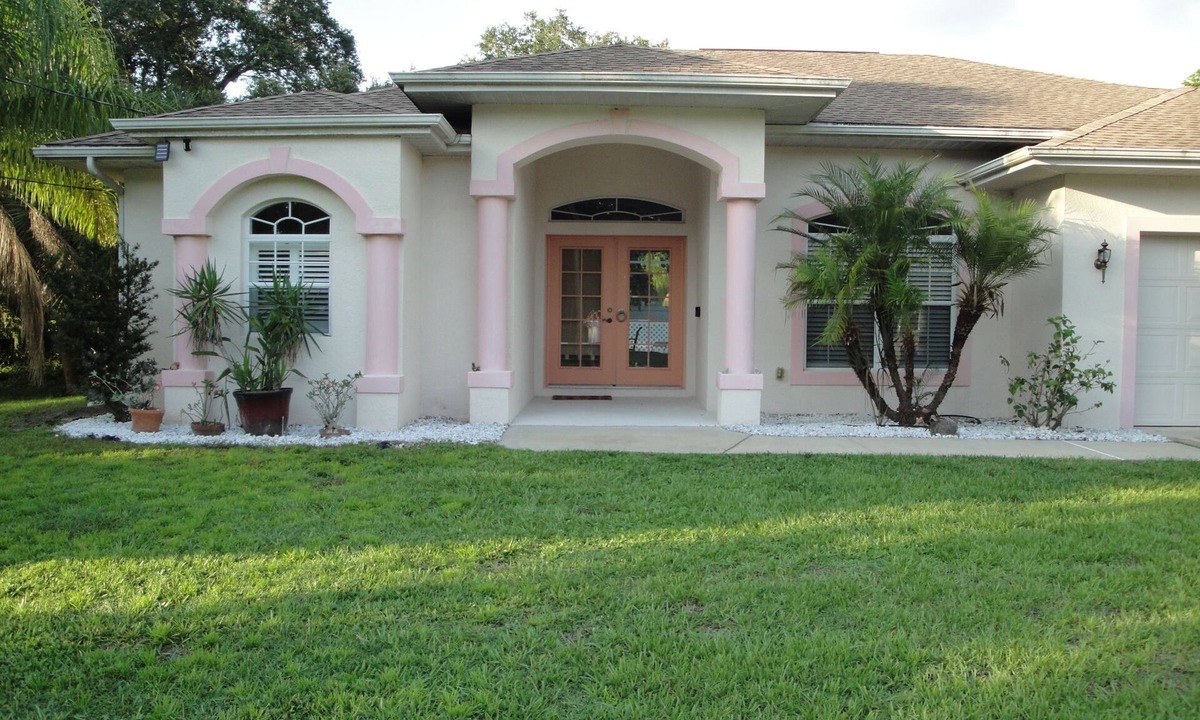 North Port House | Beautiful 3 Bed, 2 Bath home w/private pool in quiet neighborhood, pet friendly